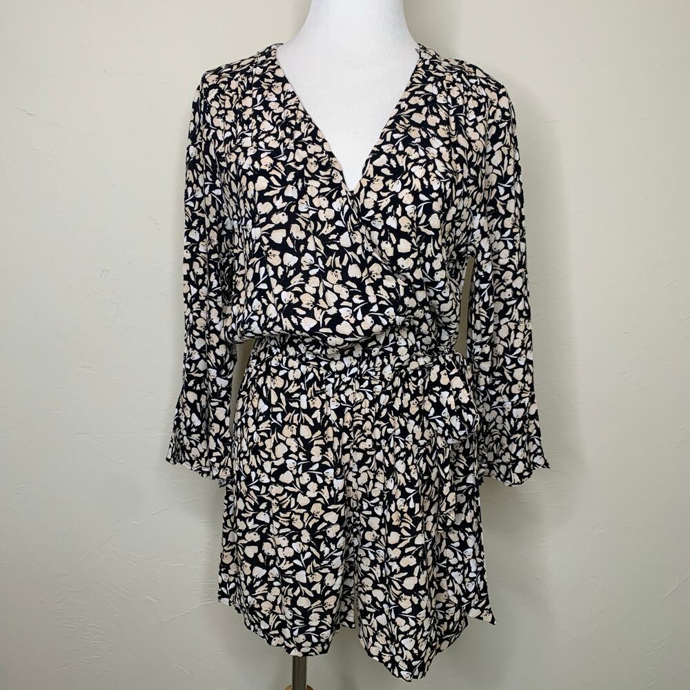Who What Wear Black & White Romper Sz Small